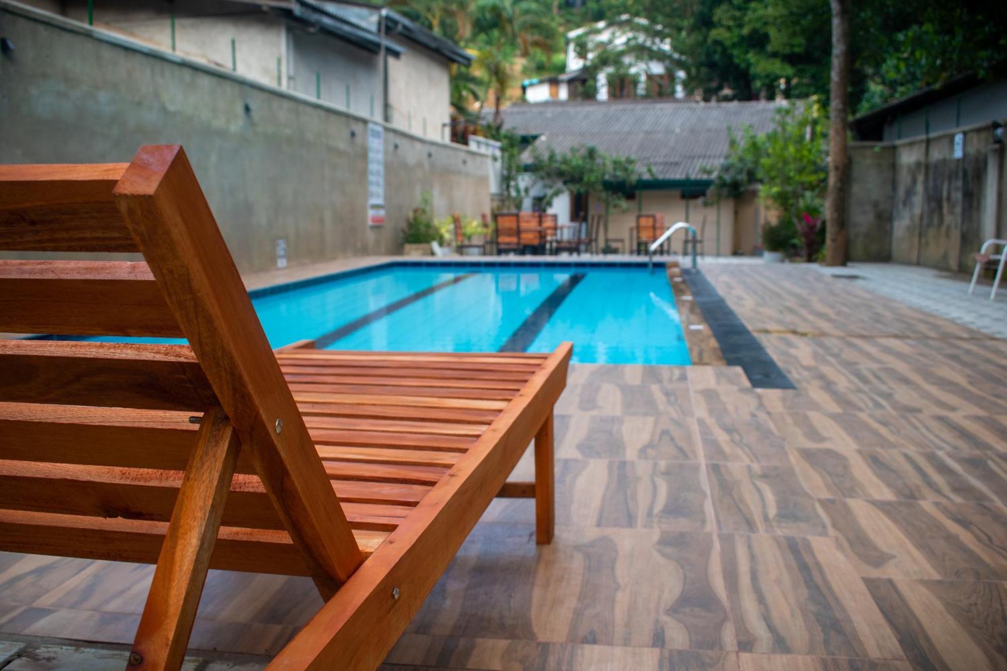 Villa Tranquil Kandy Перадения Екстериор снимка