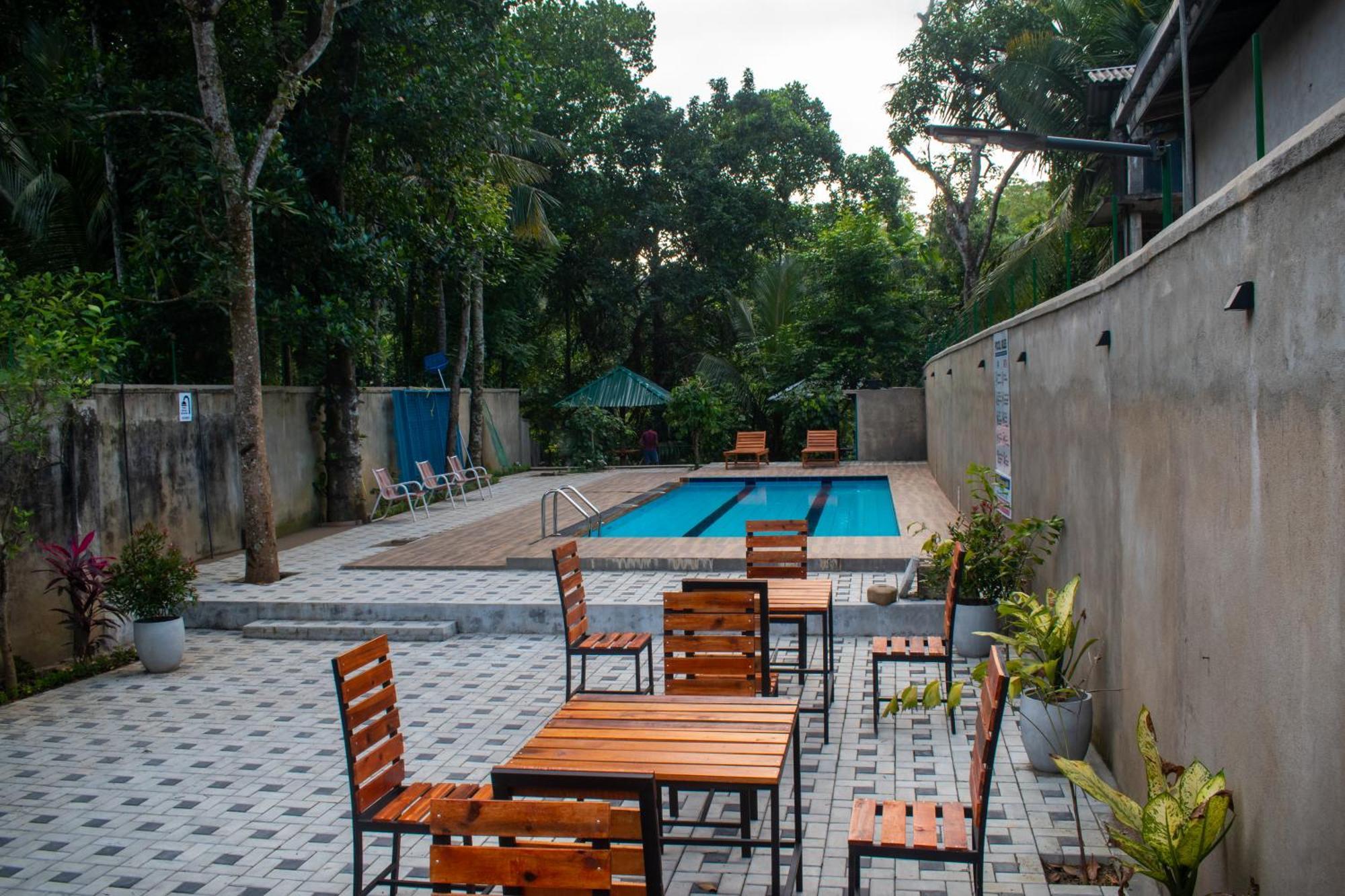Villa Tranquil Kandy Перадения Екстериор снимка